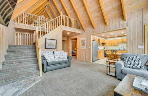 Harbor Springs Casa | Less Than 1 Mi to Nubs Nob Ski Cabin with Sauna and Deck!