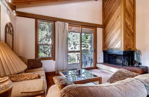 Truckee Apartamento | Less Than 1 Mile to Northstar Resort Getaway with Balconies