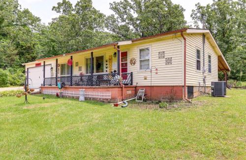 Hardy Casa | Less Than half Mi to Lake Secluded Gem in Cherokee Village
