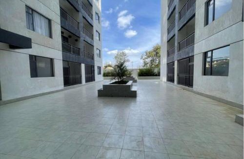 Ruaka Apartamento | Lester's Luxe Studio Apartment