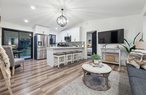 Vista Casa | Let the Games Begin! Vista Casita with Paddle & Pool Thrills!