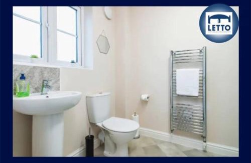 Peterborough Apartamento | Letto Serviced Accommodation -Sleeps 7 - PE7 - FREE Parking