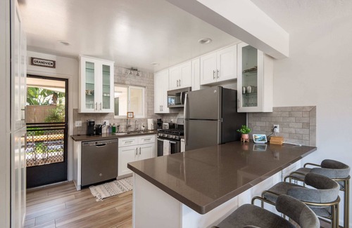 Leucadia Casa | Leucadia "Grandview" Bungalow ~ walk everywhere with beach gear!