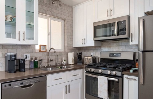 Leucadia Casa | Leucadia "Grandview" Bungalow ~ walk everywhere with beach gear!