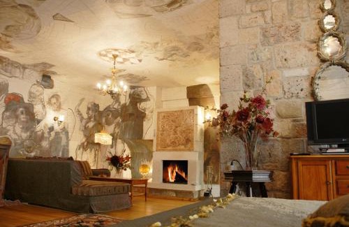 Panagitsa Hotel | Leventis Art Suites