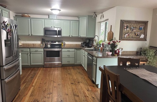 Astoria Otro | Lewis and Clark Farm Stay- with Hot Tub