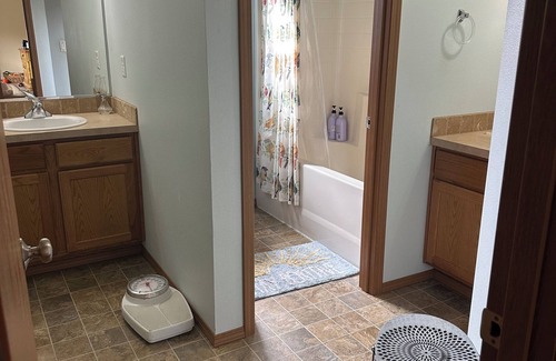 Astoria Otro | Lewis and Clark Farm Stay- with Hot Tub