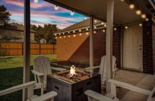 Lewisville Casa | Lewisville Estate - Spacious 5BR w Game Room