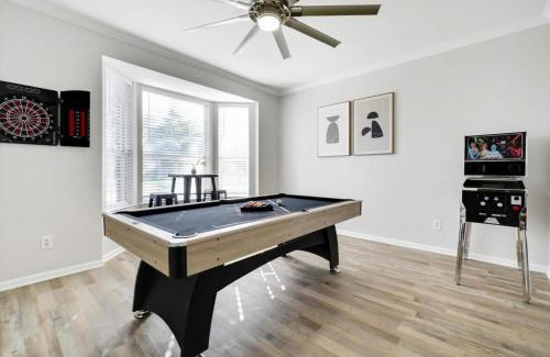 Lewisville Casa | Lewisville Estate - Spacious 5BR w Game Room