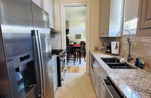 Highlands - Perkins Apartamento | LexiLanka luxury apartment-Near LSU / Stadium, L'Auberge, downtown & airport