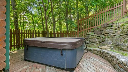 Asheville Casa | Leyland by AvantStay Cabin Mansion w Views