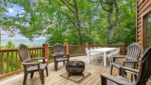 Asheville Casa | Leyland by AvantStay Cabin Mansion w Views