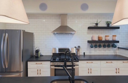 Southwest Center City Apartamento | Lg 2 BDR | Deck | Hosted By Stay Rafa