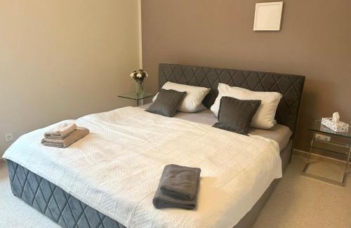 Kaltenweide Apartamento | LGH2-4 Schlafzimmer, voll ausgestattet, WLAN, Balkon, self-check-in