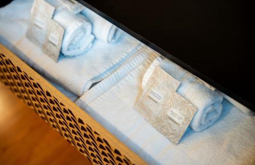 Centro Urbano Apartamento | LHE Les Trois Merveilles Rosé Charles