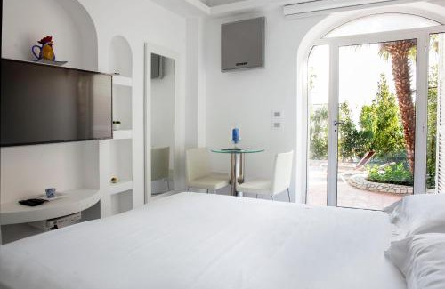 Marina Piccola Apartamento | LHP Suite Executive Design Cottage Capri