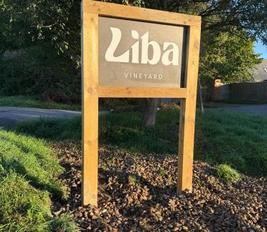 Winterbourne Earls Otro | Liba Vineyard