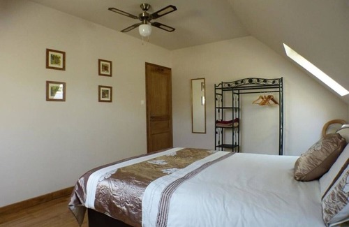 Jumilhac-le-Grand Casa | Liberte Barn with private heated swimming pool secure garden dog freindly