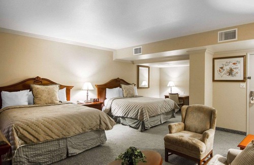 Cleburne Hotel | Liberty Hotel, an Ascend Collection Hotel