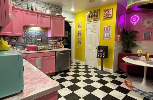 Roselawn Finance Casa | Life Size Doll House 4 bedroom 2.5 bathroom