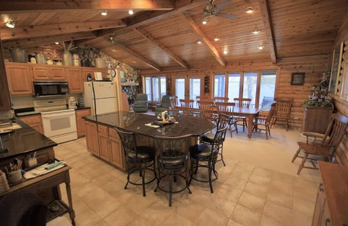 South Haven Casa | Secluded cabin on private peninsula