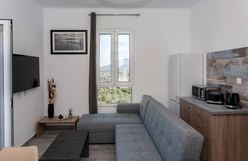 Vamvakopoulo Casa | Light & Airy Home, Panoramic Deck with Jacuzzi