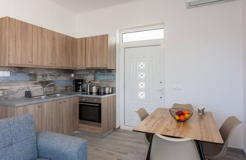 Vamvakopoulo Casa | Light & Airy Home, Panoramic Deck with Jacuzzi