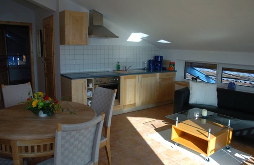 Grosefehn Apartamento | Apartamento luminoso y brillante con piano en el corazón de Frisia Oriental