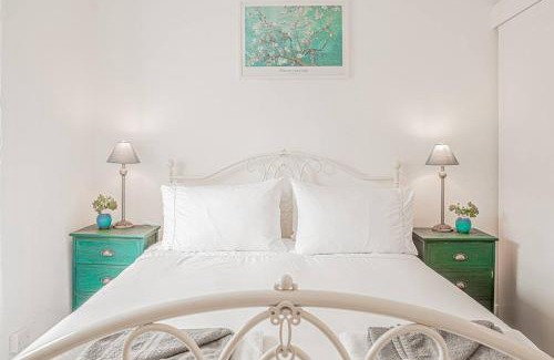 Tetbury Apartamento | Light and Central Apartment above Knead Bakery