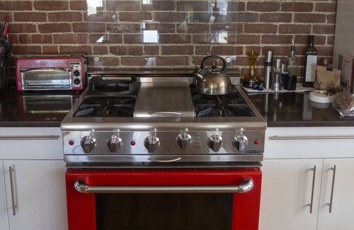 Mid-Cambridge Apartamento | Light-filled apartment with historical character and modern flair