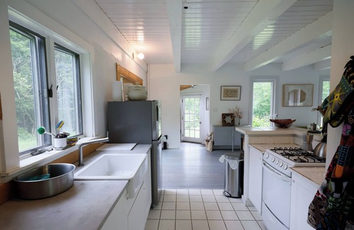 Southfield Cabaña | Light-filled cottage