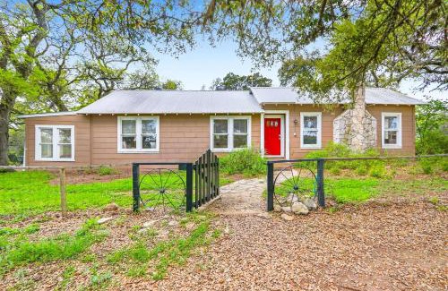 Johnson City Casa | Lighthouse Hill Ranch - Brown House