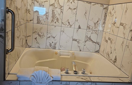 Ocean Shores Hotel | Lighthouse Suites Inn