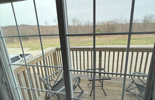 Beaver Falls Casa | Like New 2-bed + Home office + 2 Car Garage short drive north of Pittsburgh
