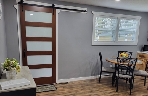 Greeneville Casa | Lil modern house downtown!