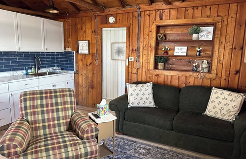 East Tawas Cabaña | Li’l Yellow Cottage on the Sunrise Side