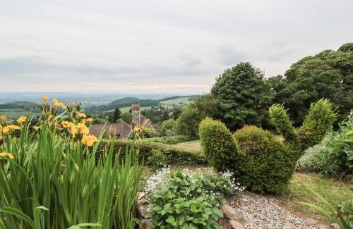 Malvern Casa | Lilac Cottage