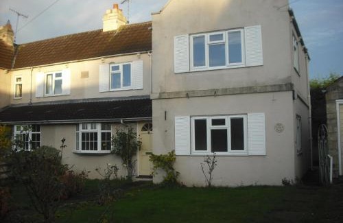 Collingham Casa | Lilac Farm Cottage