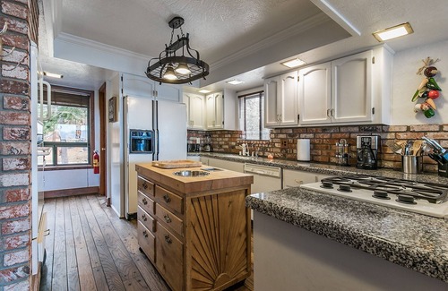Skyland Casa | Lilac Lodge at Skyland with Private Hot Tub and Lake Views, Sleeps 10