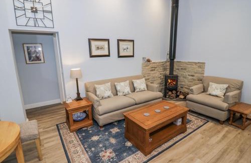 Black Bourton Casa | Lily Stables