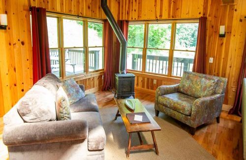 Logan Casa | Lilypad - by The Chalets
