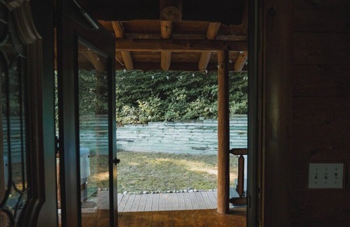 Maple City Cabina | Lime Lake Therapy-Hot Tub/Fire Pit/Ping-Pong/AC