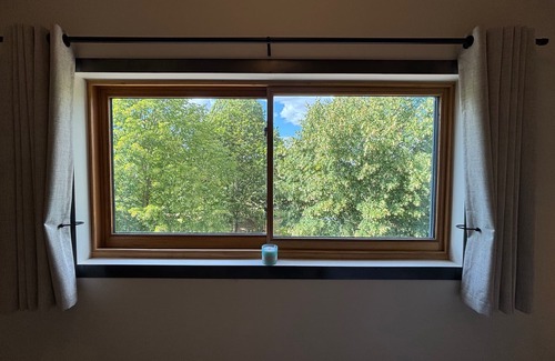 Bulmer Casa | Lime Tree House - Sleeps 12 - Hot Tub