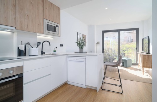 Collblanc y La Torrassa Apartamento | Limehome Barcelona Plaça Pirineus