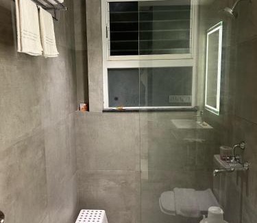 Yelahanka Cama Y Desayuno | Limelights Premium Serviced Residences