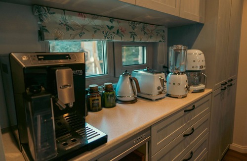 Iimori Villa | Limestone villa, Onsen -man-made- with Green View