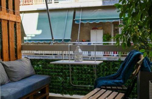 Attiki Apartamento | Limping John's Apartment