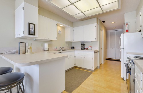 Lincoln Beach Condominio | Lincoln Condo w / Patio y acceso a la piscina - Caminar a la playa
