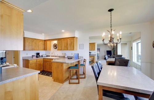 Lincoln Beach Condominio | Condo Lincoln City Condo w / Pool - Vista al mar!