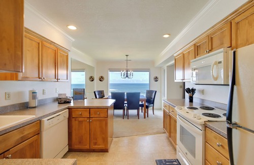 Lincoln Beach Condominio | Condo Lincoln City Condo w / Pool - Vista al mar!